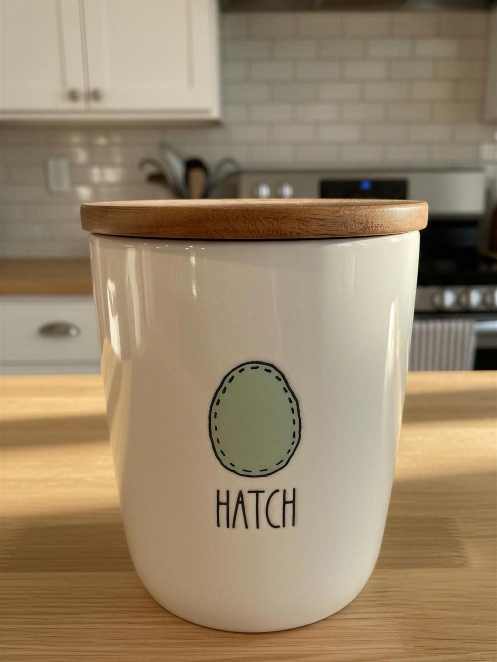 Rae Dunn Hatch Canister